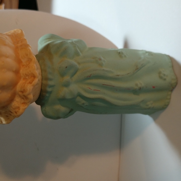 🩸SALE $5.00🩸Vintage Avon Little Dream Girl Glass Figurine Read Description - Picture 4 of 8